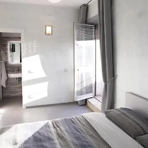 https://smart-central-apartments.it-lombardy.com